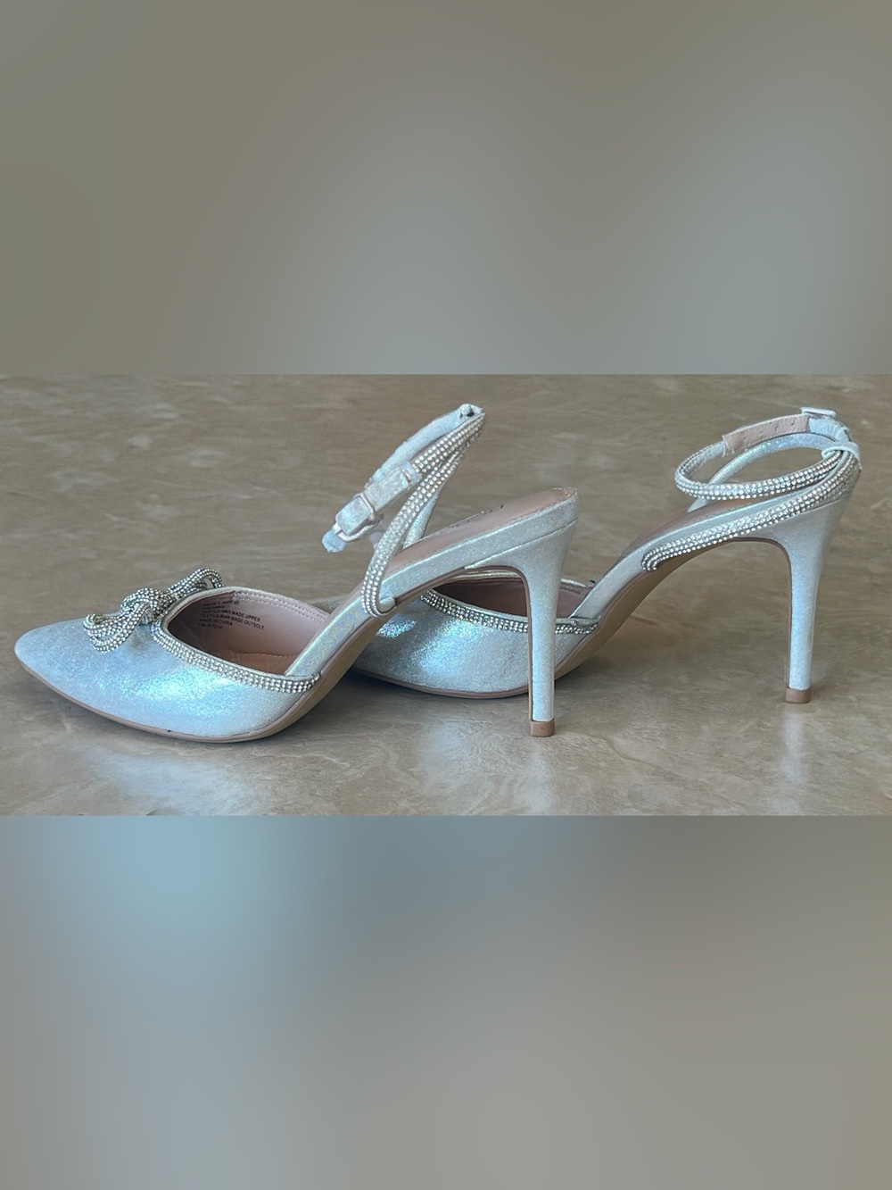 BCBGeneration Annese Silver Rhinestone Bow Heels Size 8 Bridal Prom Wedding